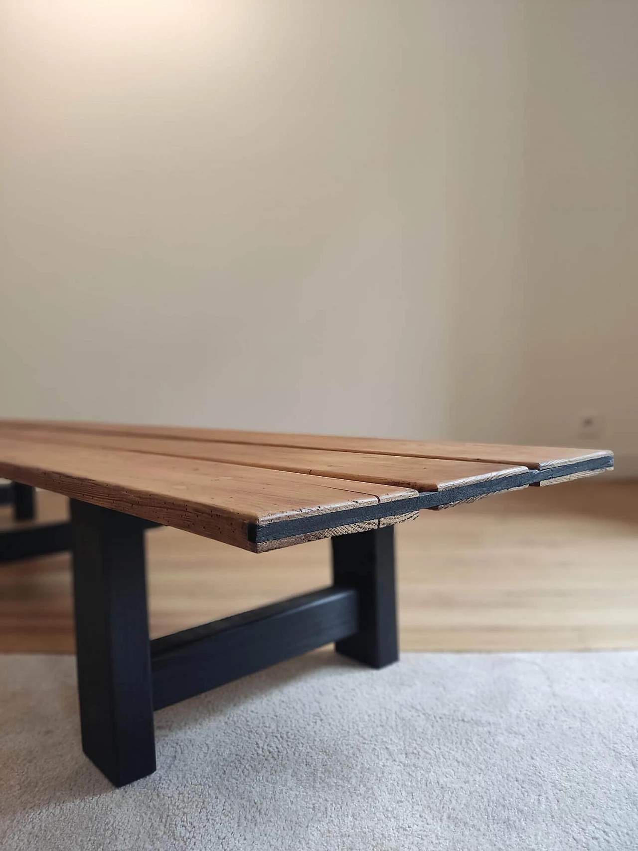 Panca francese in pino su gambe in legno nero, anni '50 9