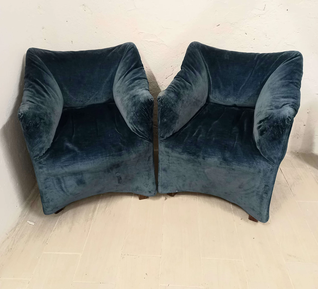 Pair of Piccole Tentazioni velvet armchairs by Mario Bellini for Cassina, 1960s 7