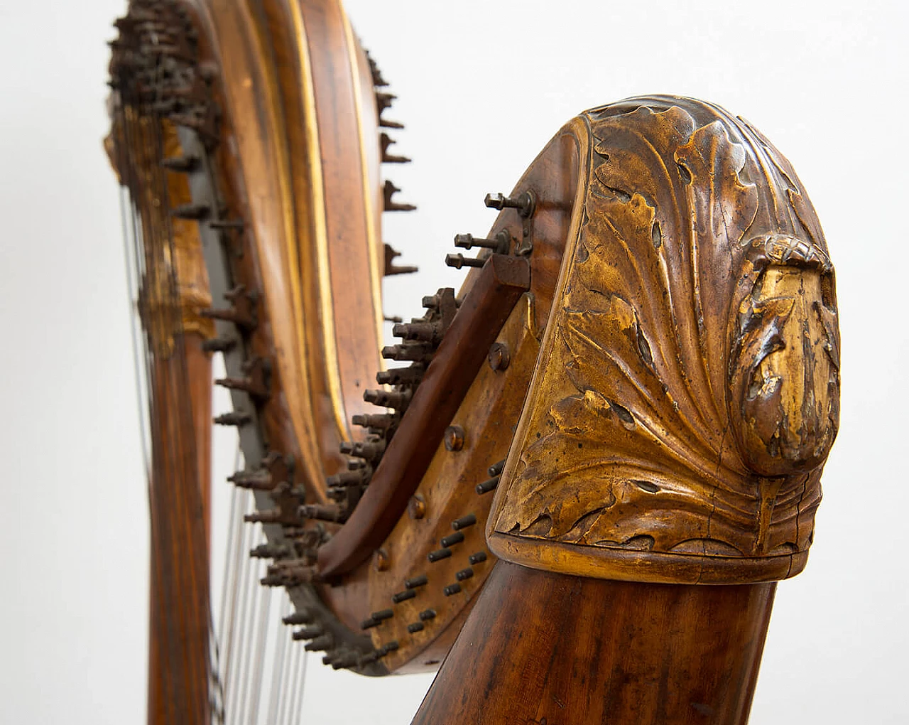 Maple and gilded wood harp by Gustave Lyon, 19th century 5