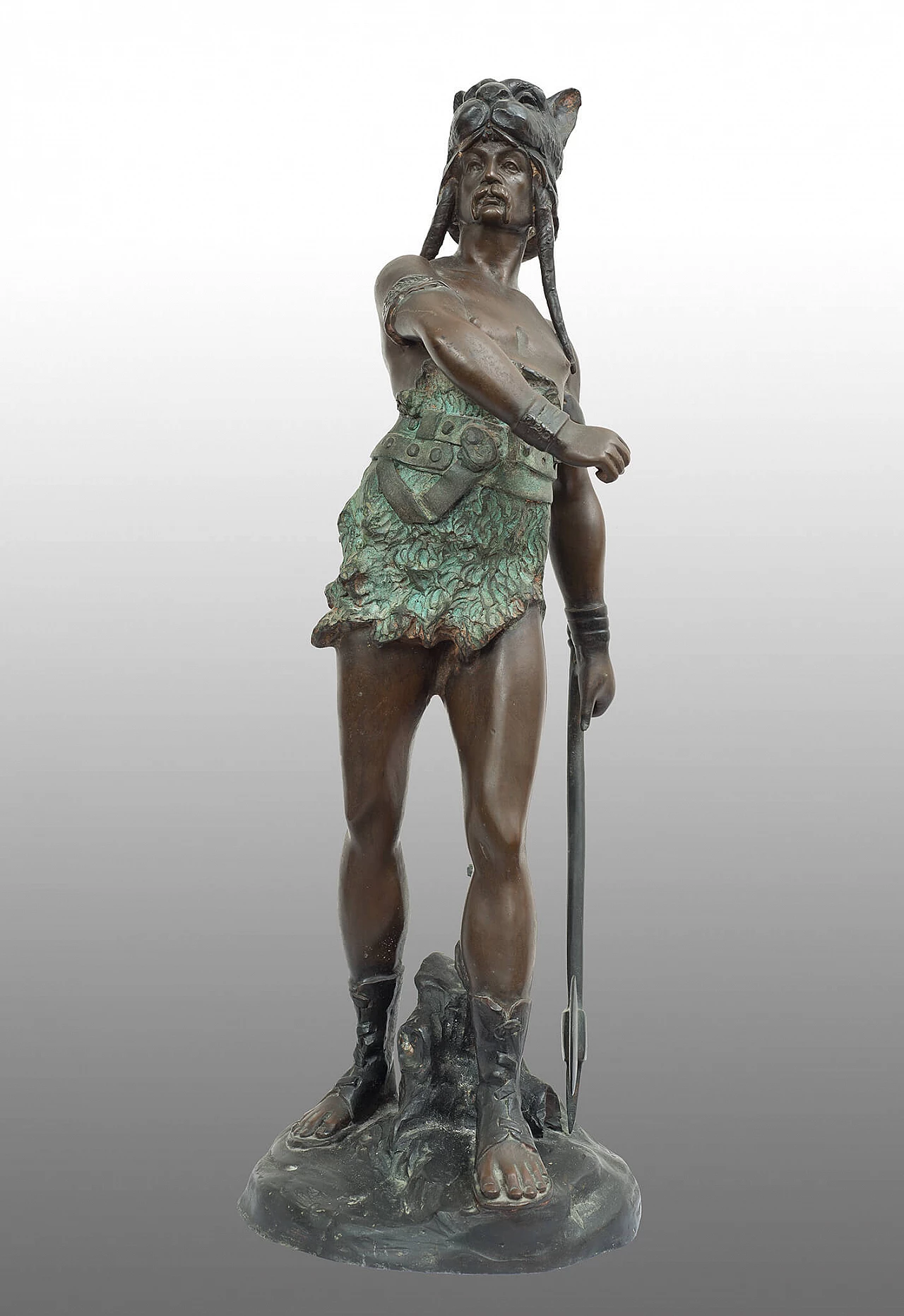 Patinated bronze sculpture depicting Vercingetorix, early 20th century 1