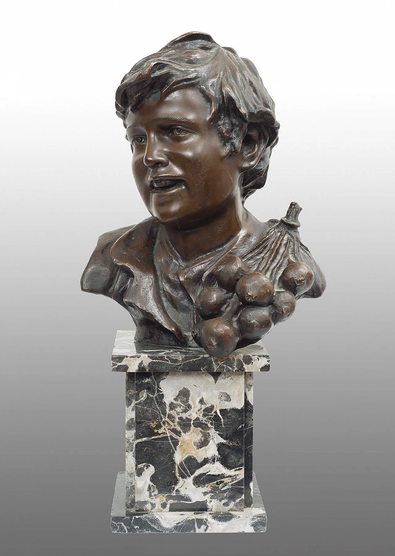 Patinated bronze sculpture depicting a scugnizzo by Vincenzo Cinque, late 19th century 1