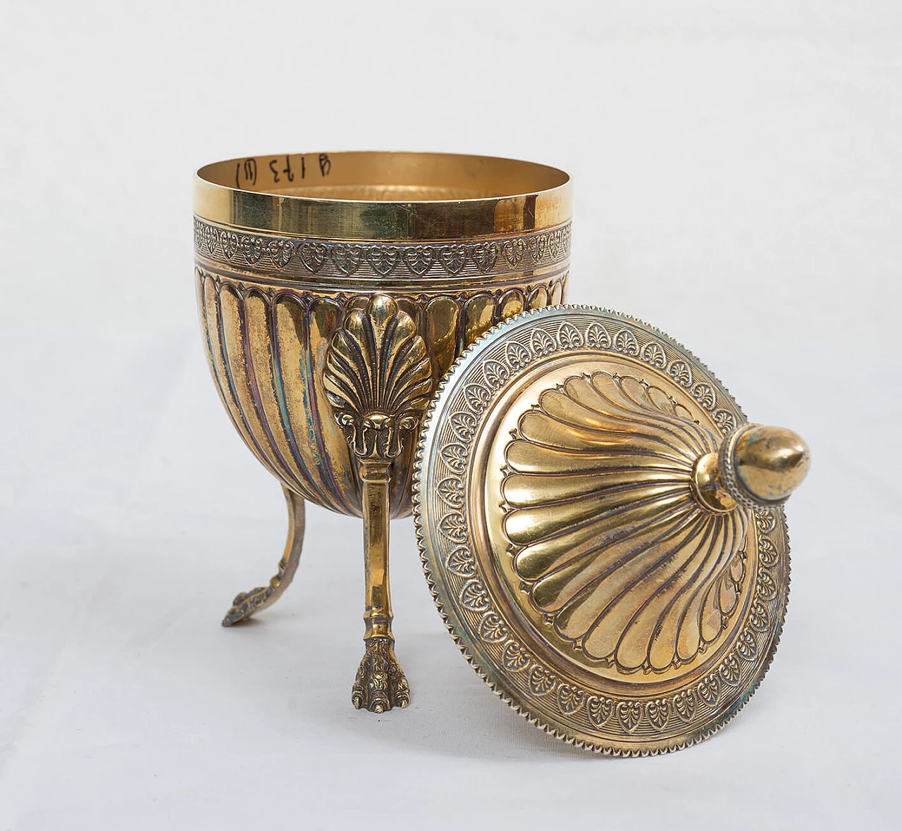 Neapolitan embossed silver sugar bowl, early 20th century 2