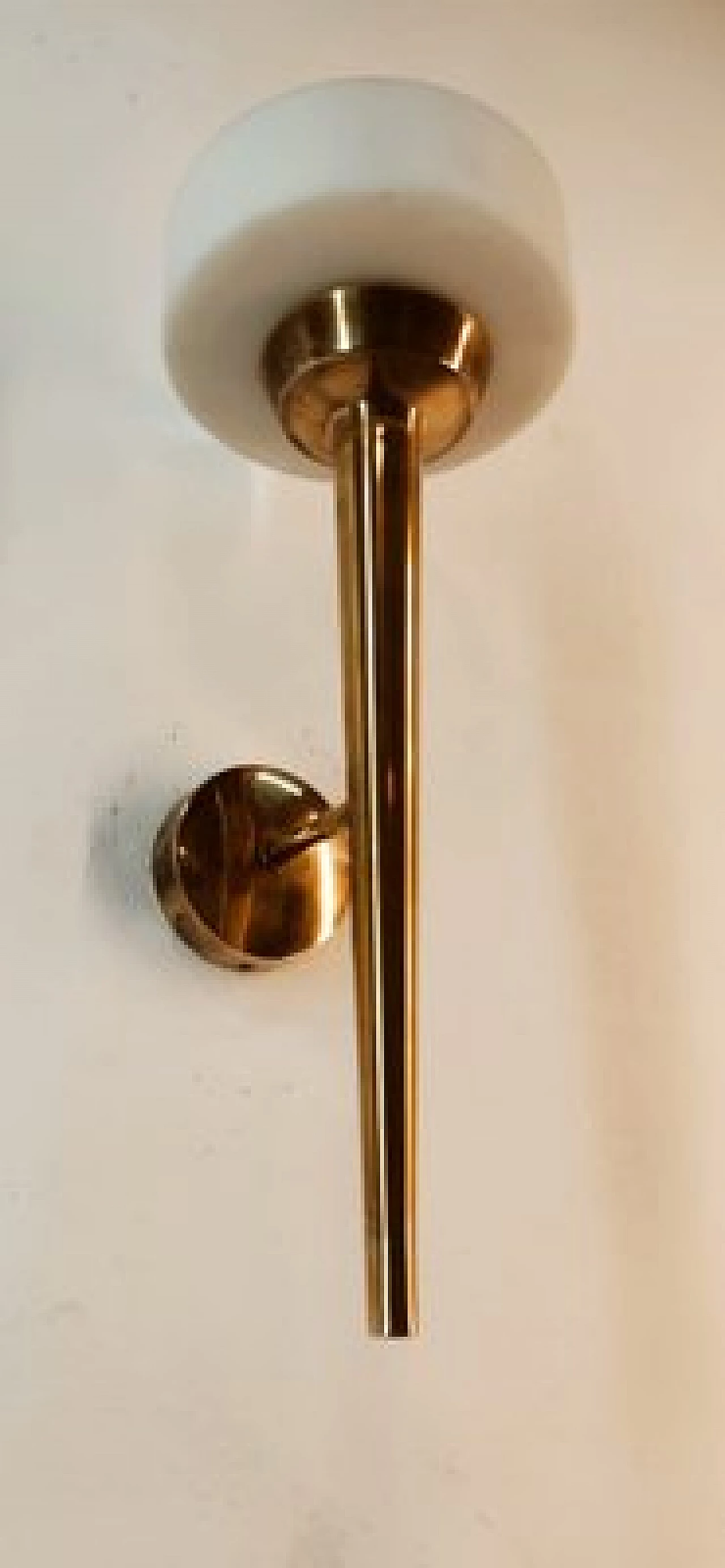 Brass and glass wall light, 1970s 10