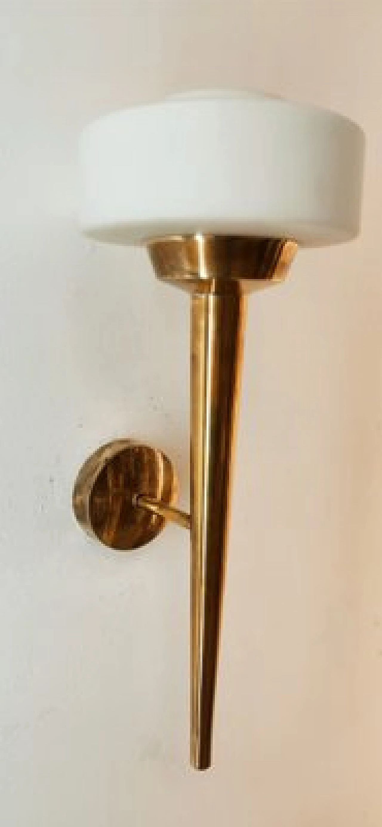 Brass and glass wall light, 1970s 13