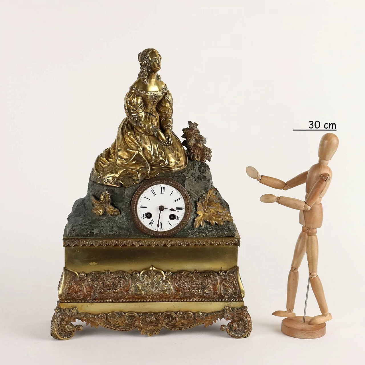 French gilded and burnished bronze clock, second half of the 19th century 2