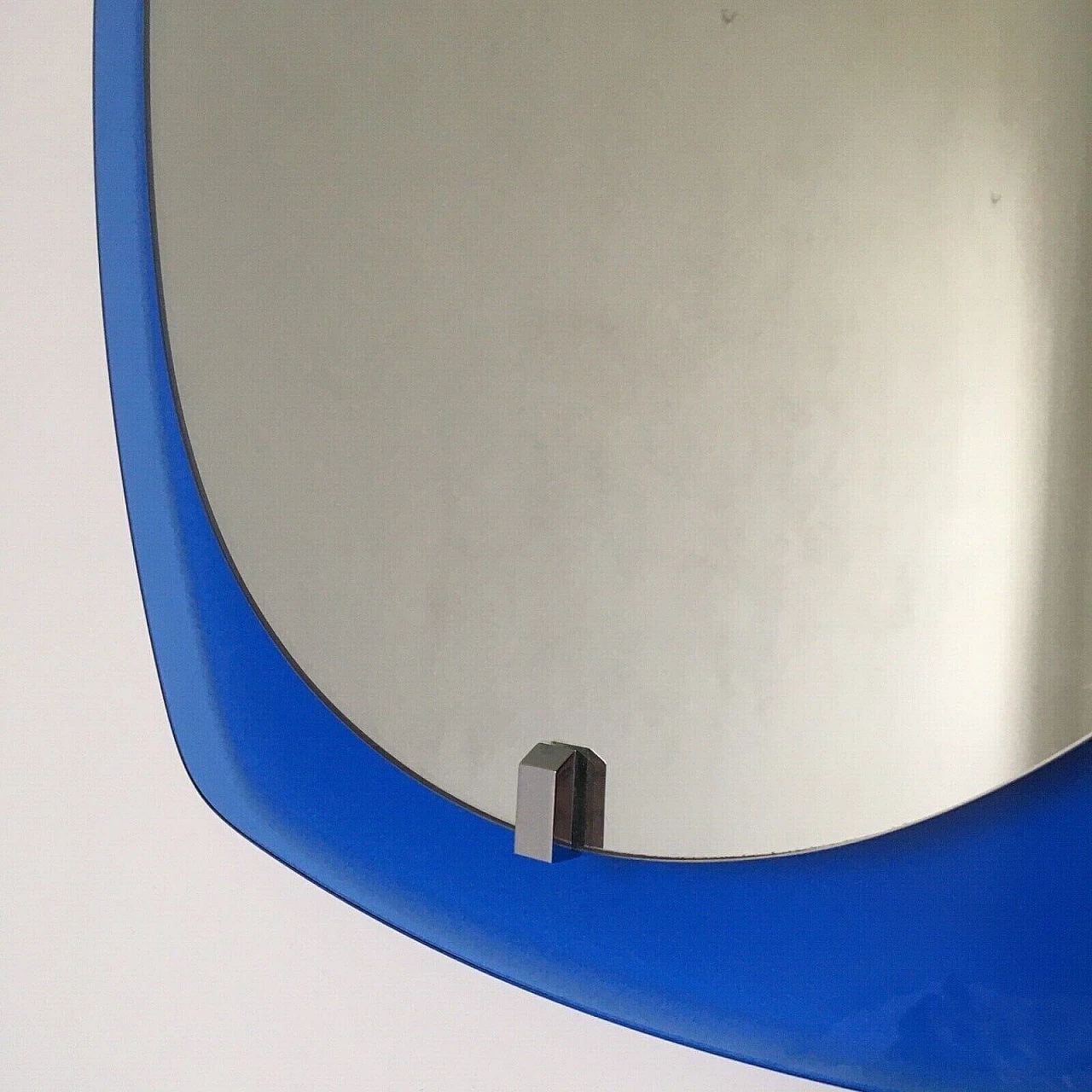 Specchio con cornice in vetro blu di Veca, anni '60 4
