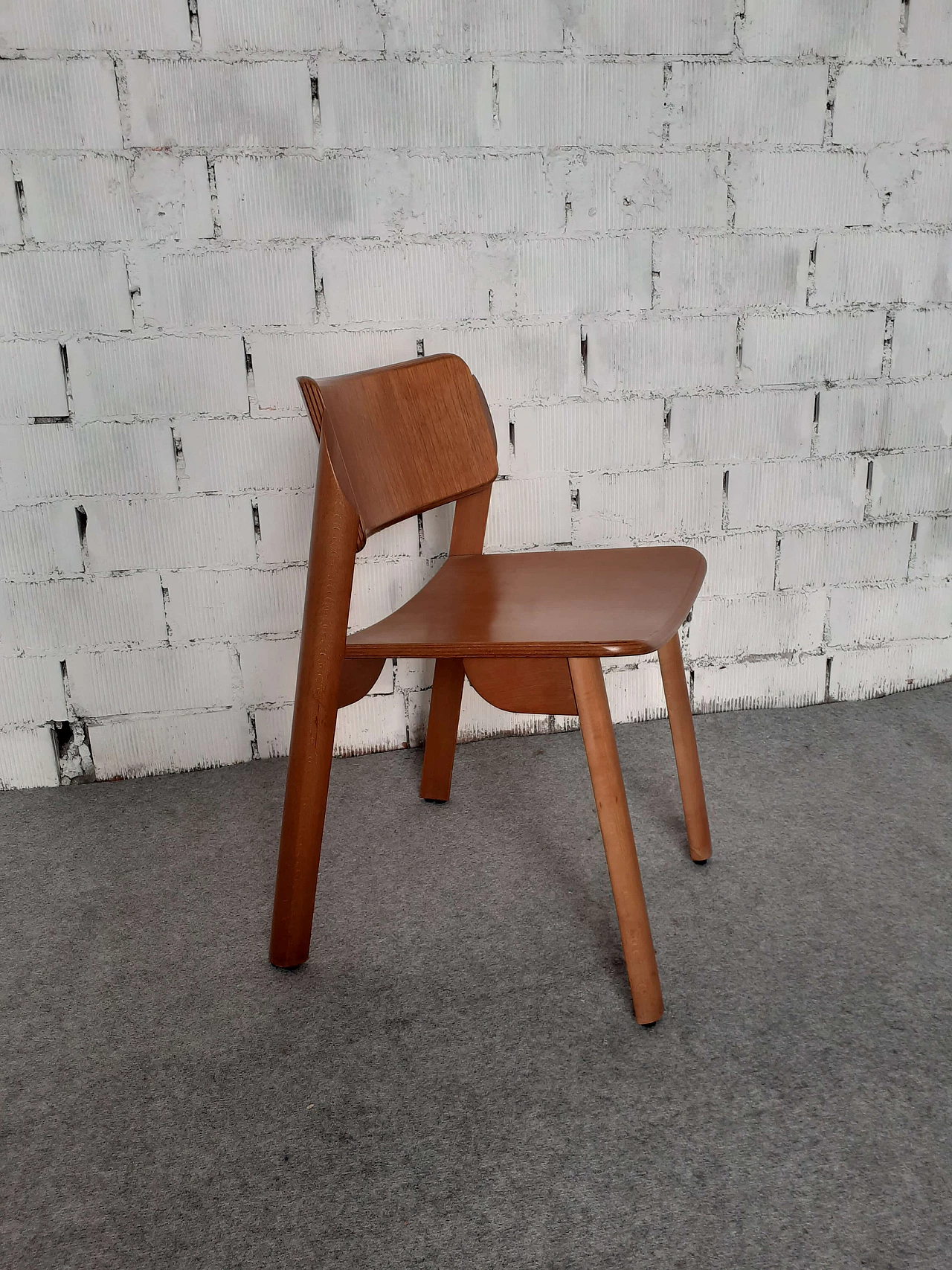 4 Wooden chairs, 1970s 10