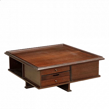 Tavolino impiallacciato in legno esotico con vani a giorno e cassetti, anni '70