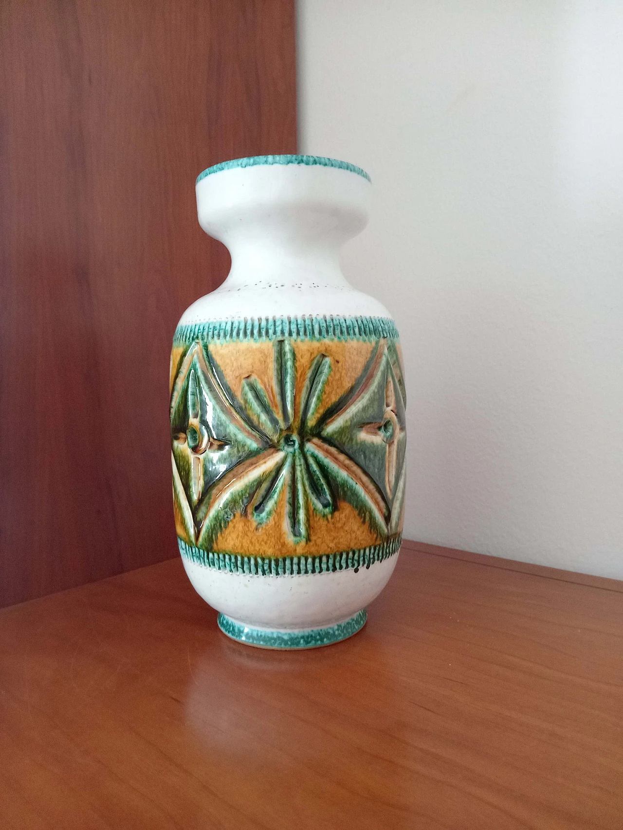Vaso con smalto bianco, marrone e verde, anni '70 2