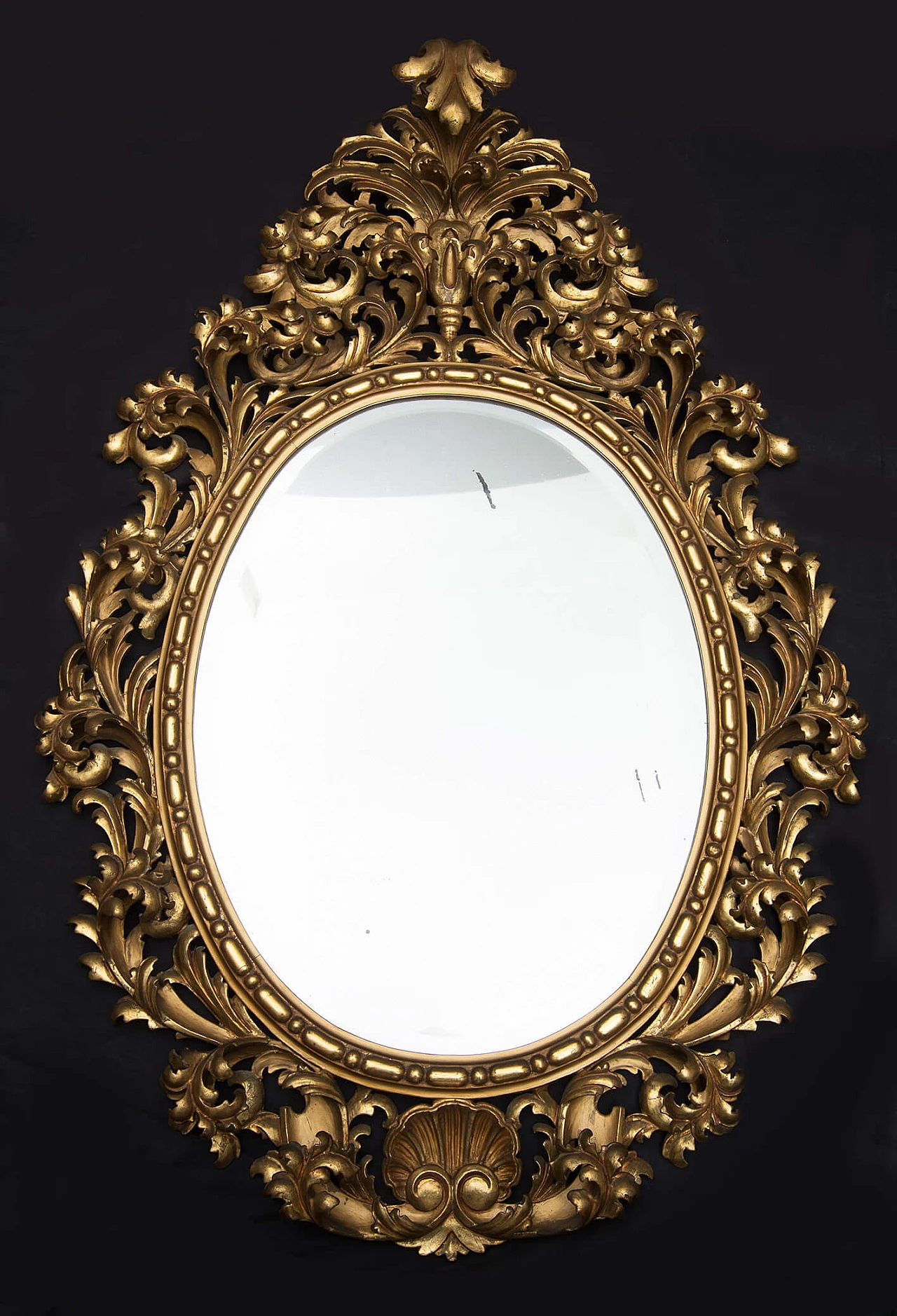 Specchiera Fiorentina ovale in legno dorato e intagliato, fine '800 1