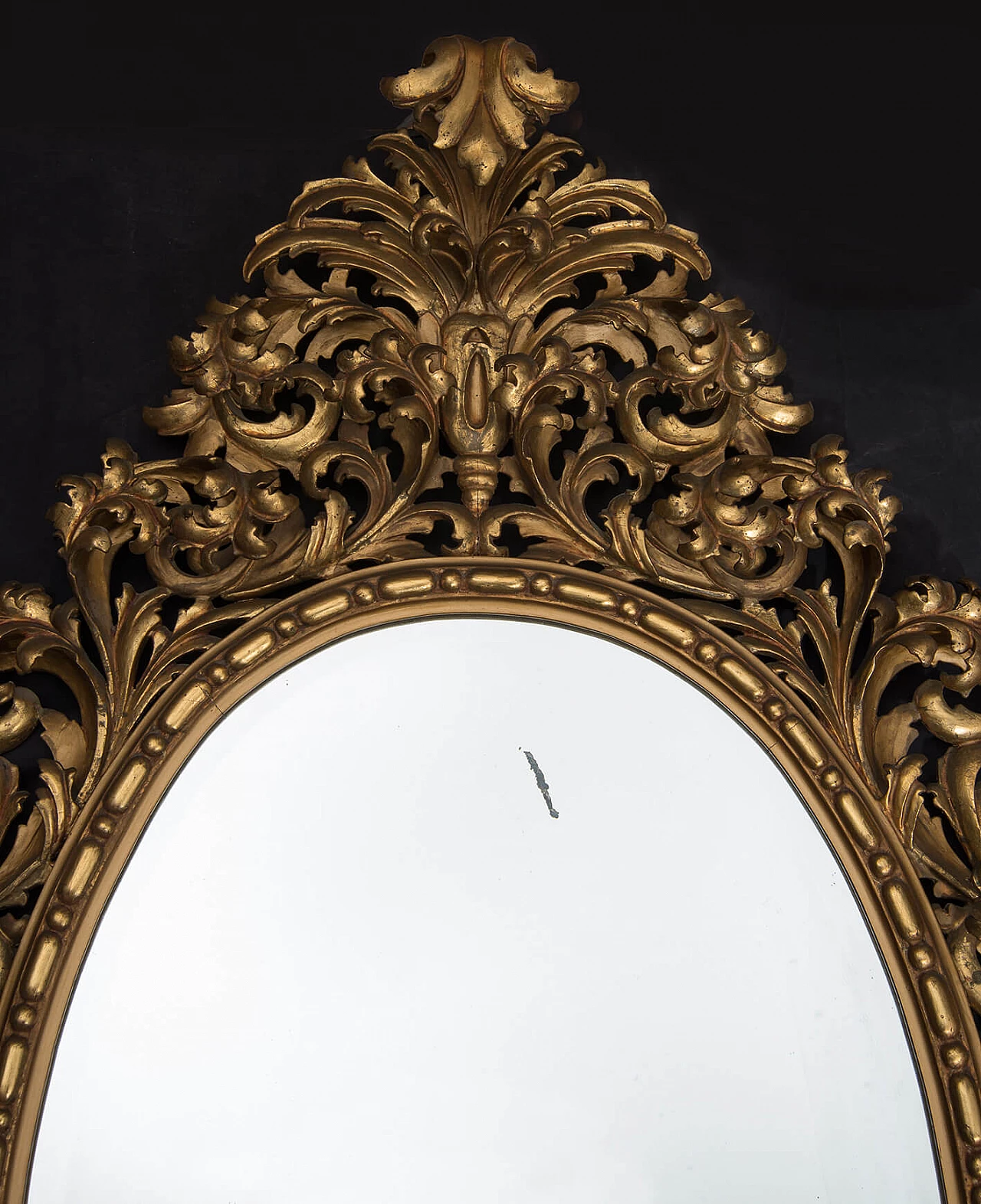 Specchiera Fiorentina ovale in legno dorato e intagliato, fine '800 2