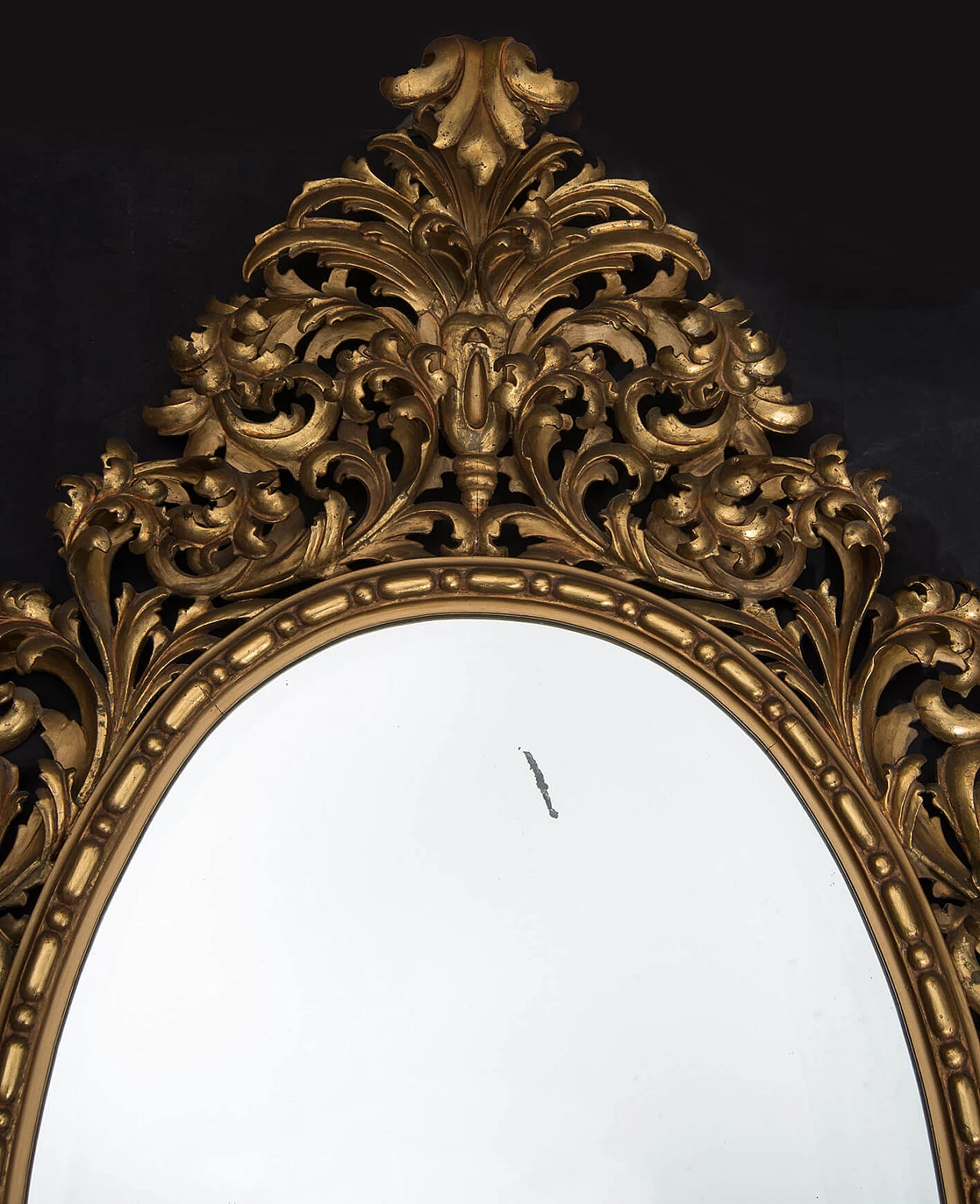 Florentine oval mirror in gilded and carved wood, late 19th century 2