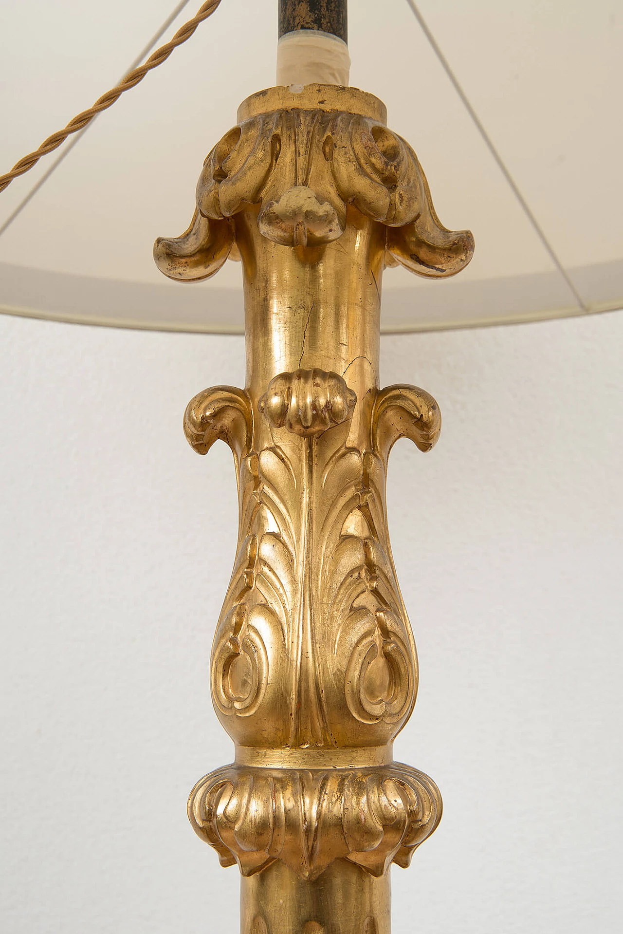 Coppia di lampade da terra Impero in legno dorato e intagliato, inizio '800 2