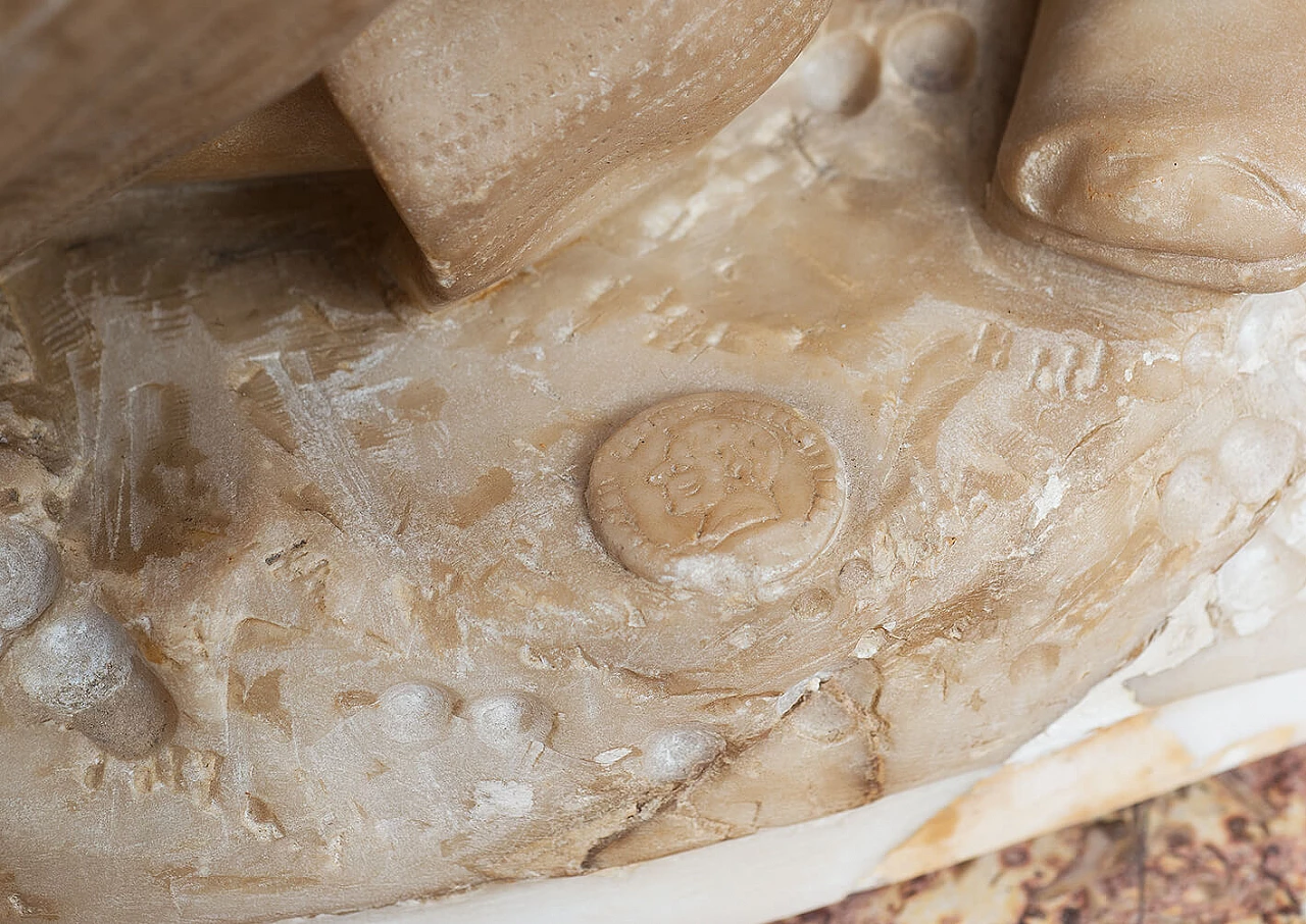 Scultura in alabastro raffigurante i figli mendicanti attribuita ad Antonio Frilli, '800 6