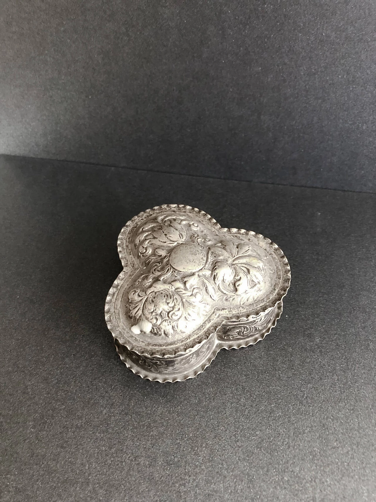 English 800 silver trefoil box, mid-19th century 1