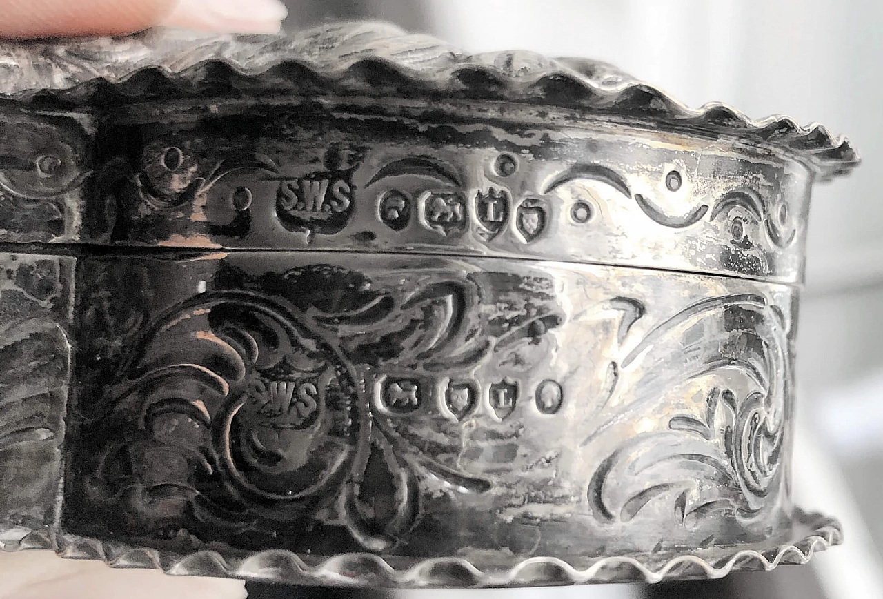 English 800 silver trefoil box, mid-19th century 8