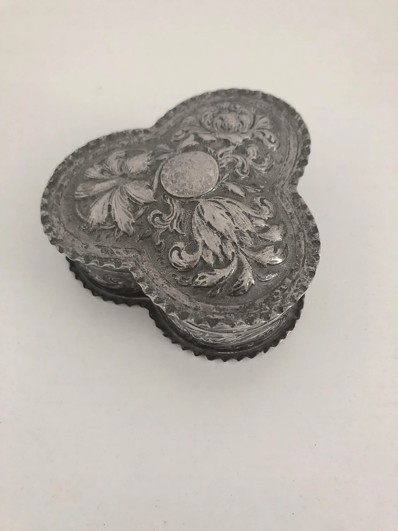 Scatola inglese trilobata in argento 800, metà '800 9