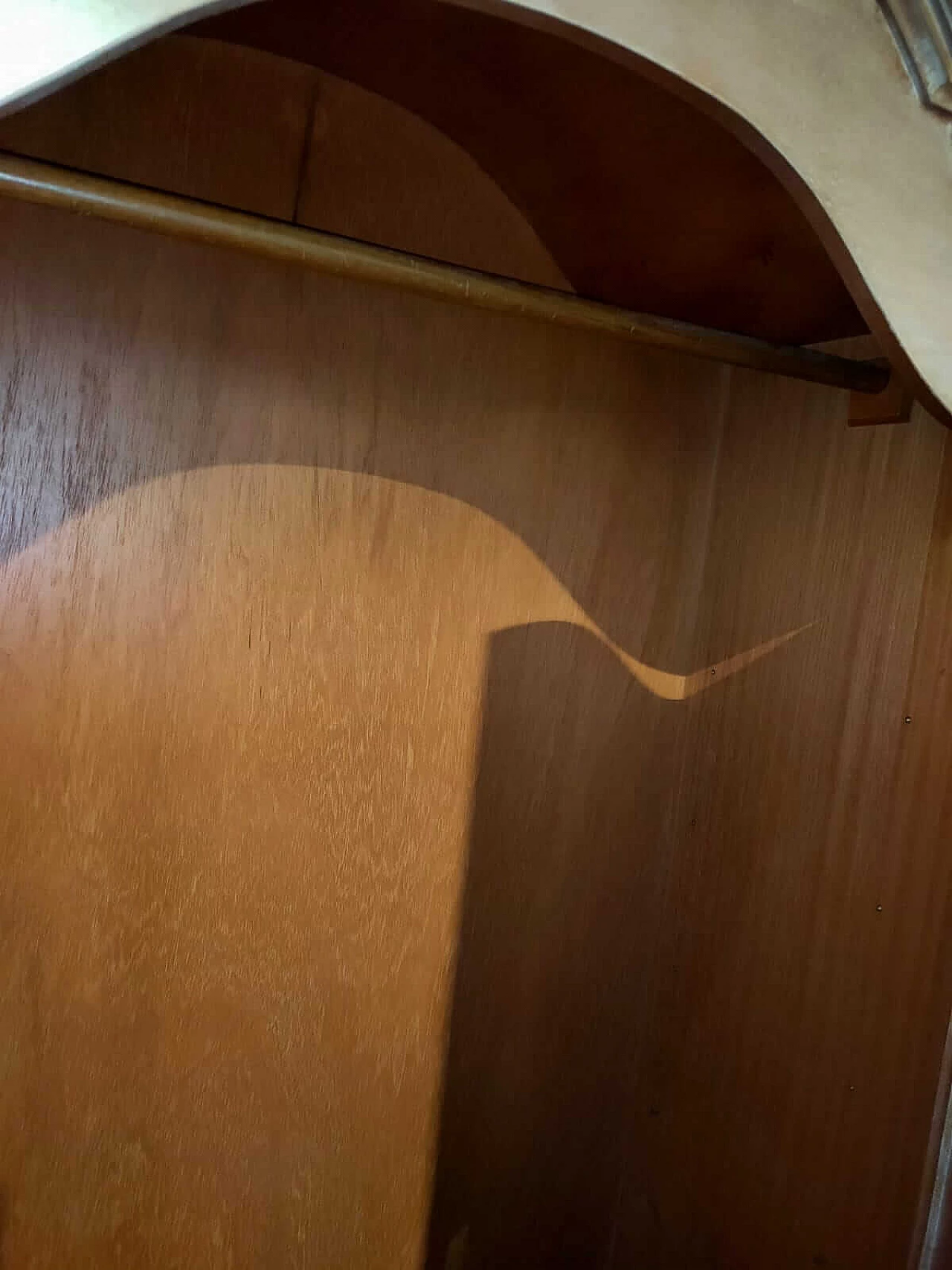 Armadio in legno decapato rosa salmone, anni '80 6