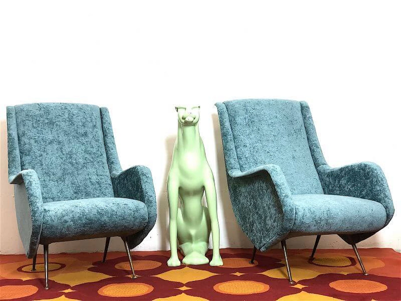 Coppia di poltrone in velluto di Aldo Morbelli per ISA Bergamo, anni '50 3