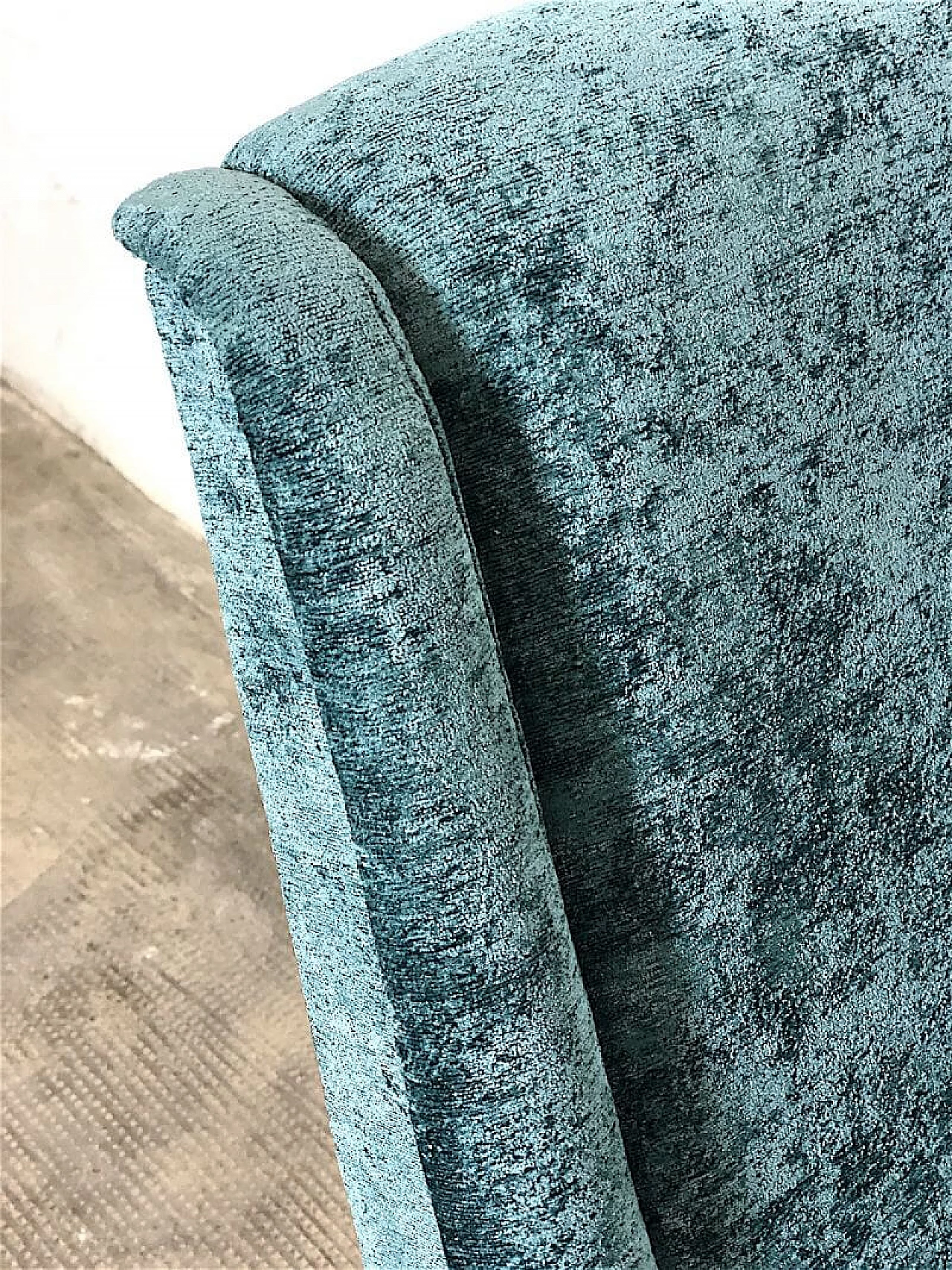 Coppia di poltrone in velluto di Aldo Morbelli per ISA Bergamo, anni '50 13