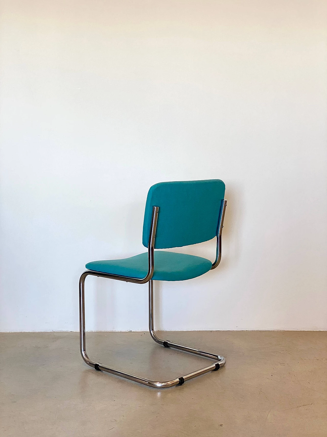 4 Steel and fabric chairs, 1970s 2