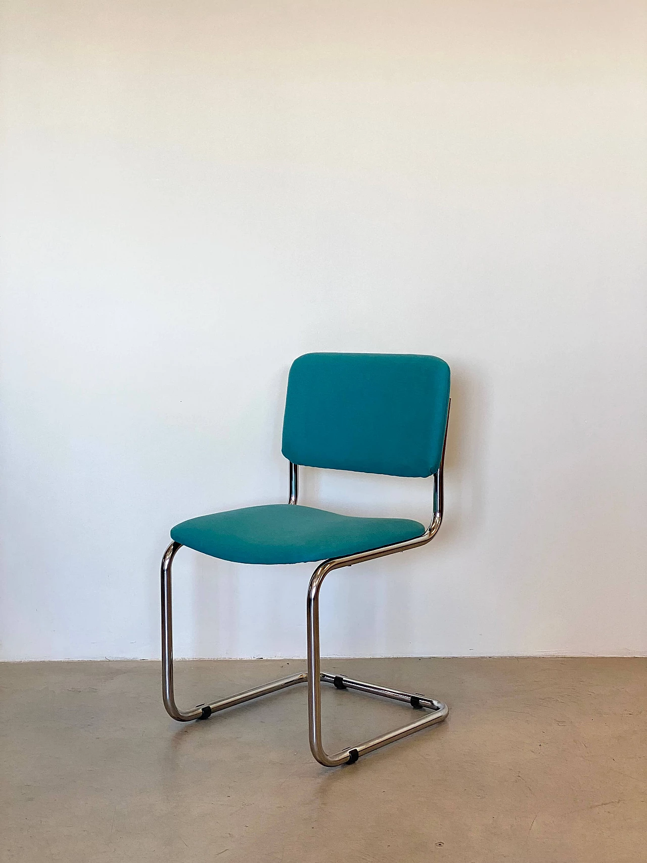 4 Steel and fabric chairs, 1970s 3