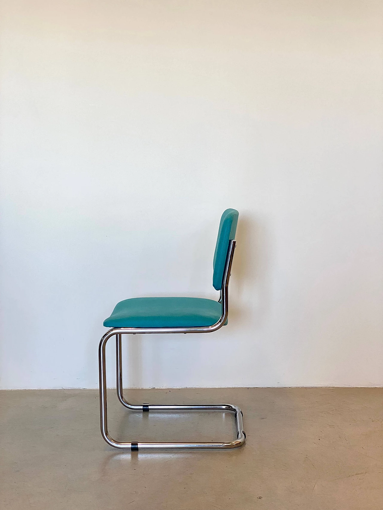 4 Steel and fabric chairs, 1970s 6