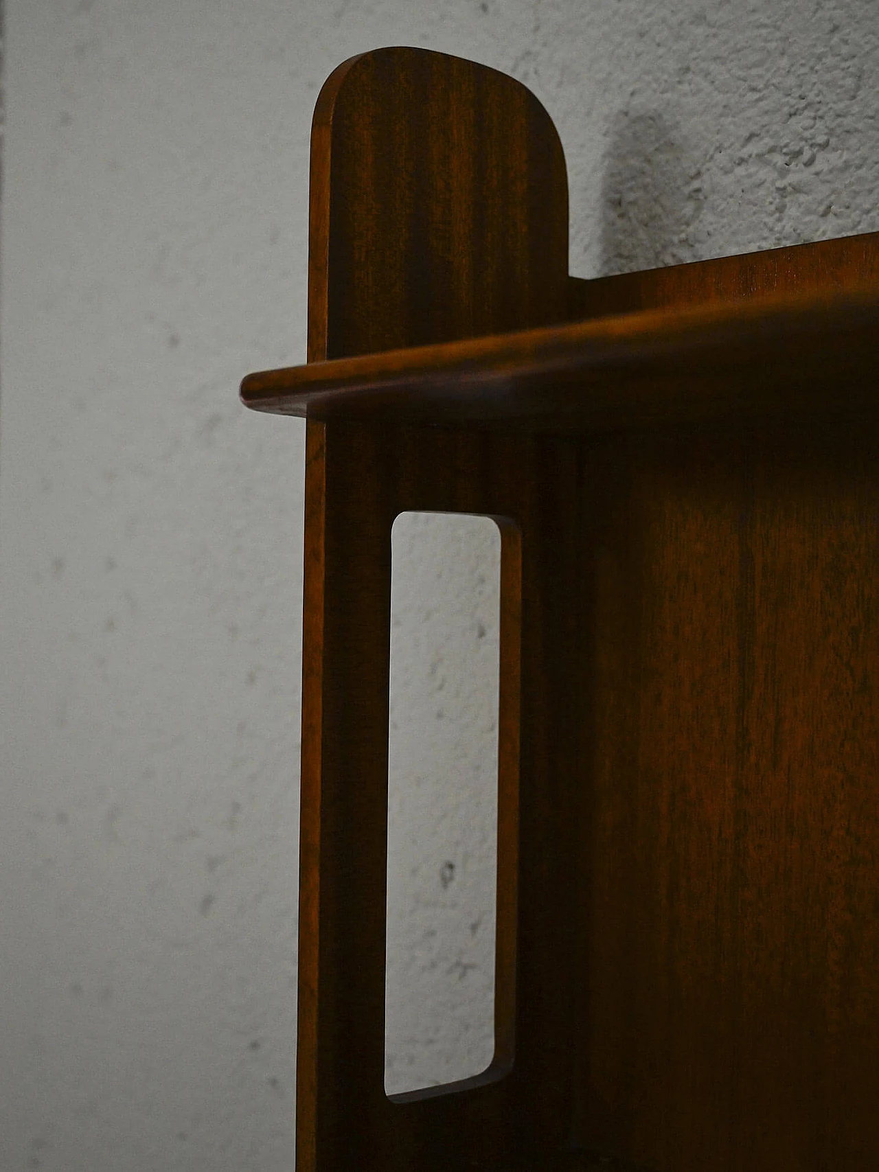 Libreria sospesa in mogano di Josef Frank per Svenskt Tenn, anni ‘50 8