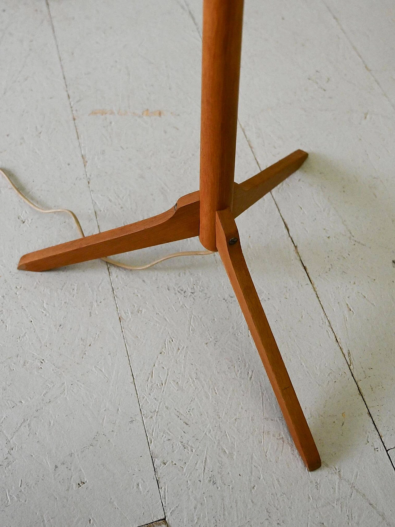 Pair of oak floor lamps attributed to Carl Malmsten, 1960s 8