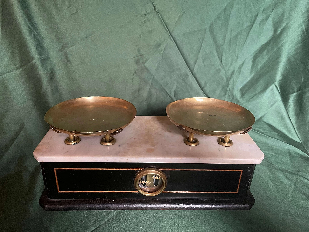 Two-plate scales made of brass, wood and marble, 1920s 2