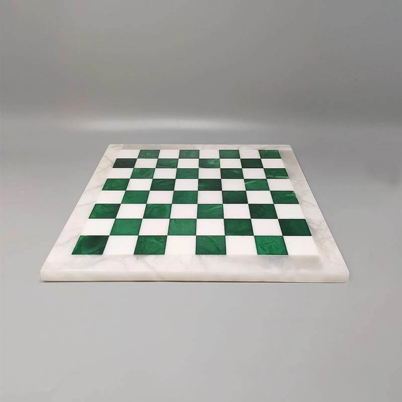Scacchiera e scacchi in alabastro di Volterra bianco e verde, anni '70 6