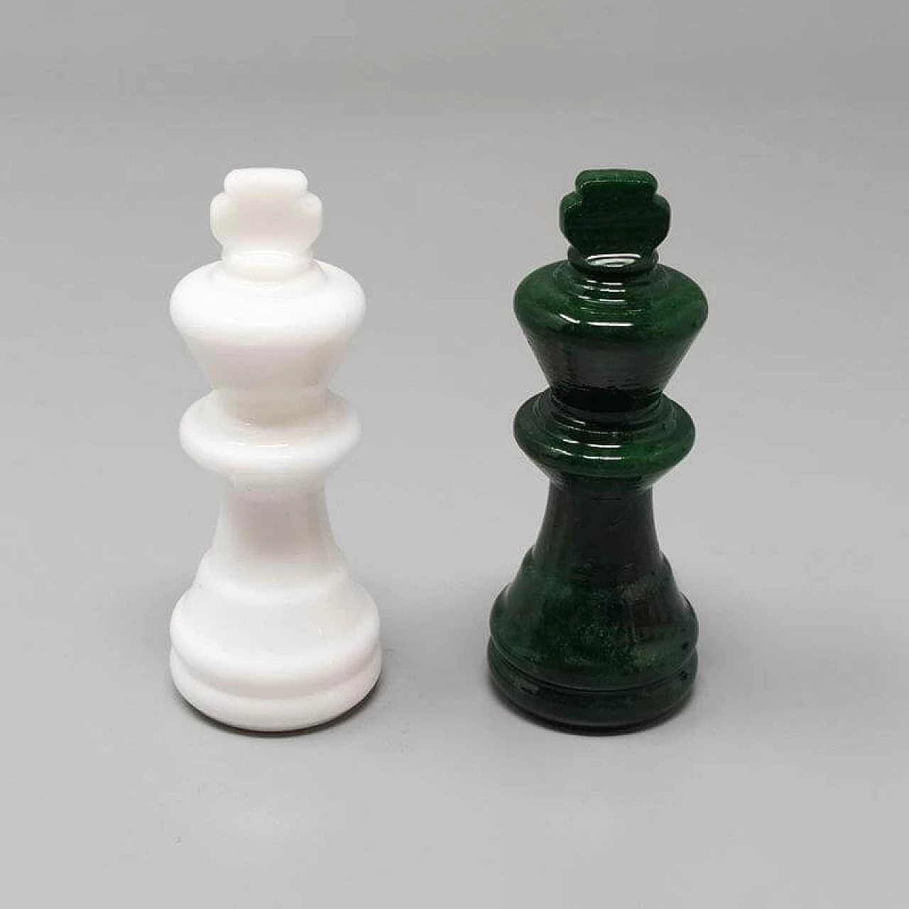 Scacchiera e scacchi in alabastro di Volterra bianco e verde, anni '70 7