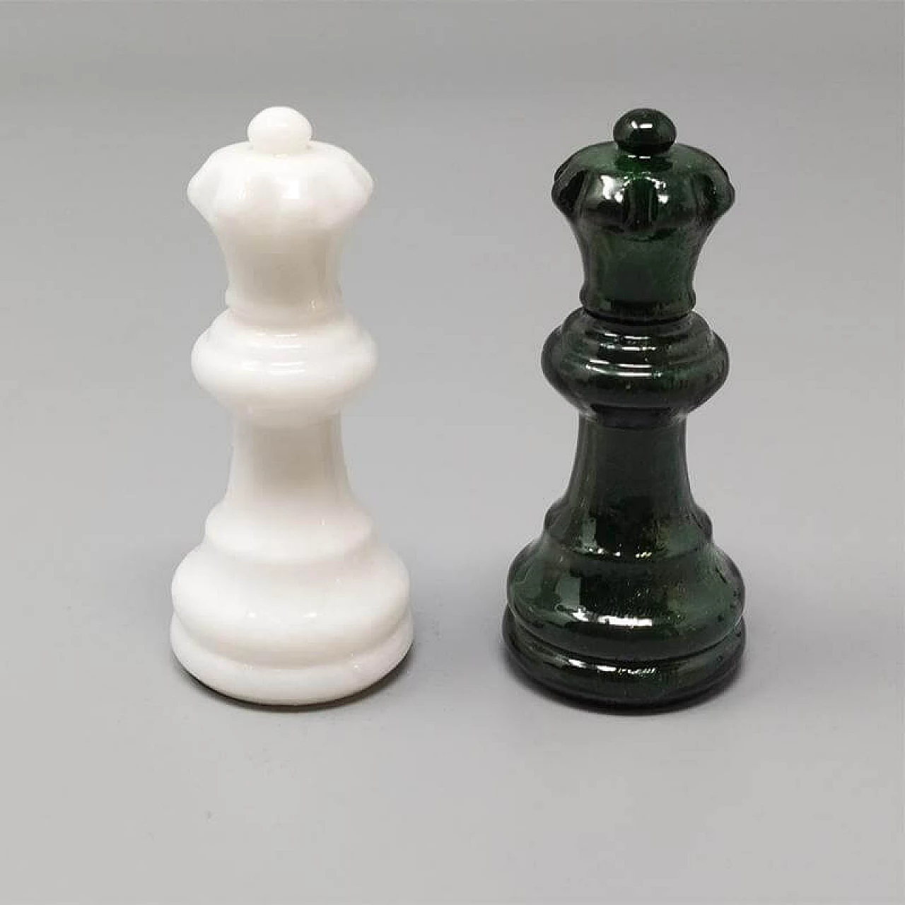 Scacchiera e scacchi in alabastro di Volterra bianco e verde, anni '70 8