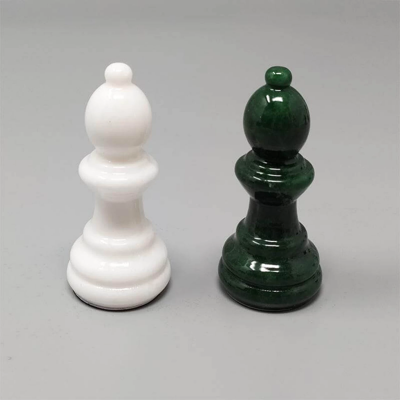 Scacchiera e scacchi in alabastro di Volterra bianco e verde, anni '70 9