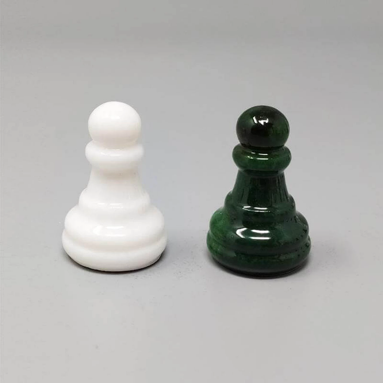 Scacchiera e scacchi in alabastro di Volterra bianco e verde, anni '70 12