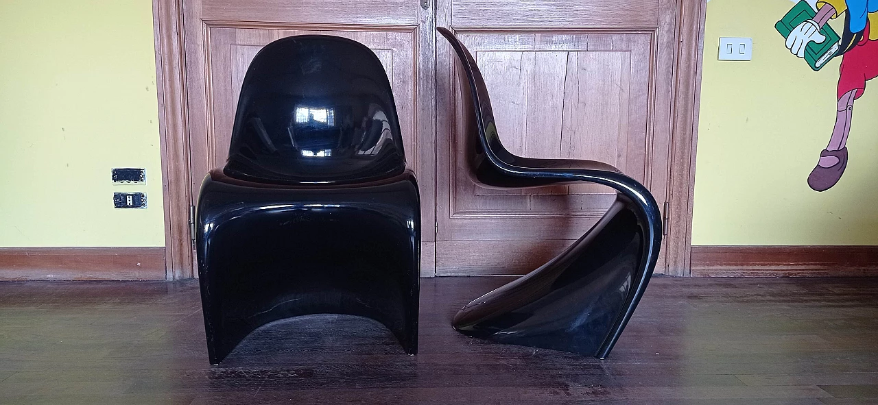 Coppia di sedie Verner Panton in schiuma poliuretanica lucida nera per Vitra, 2006 2