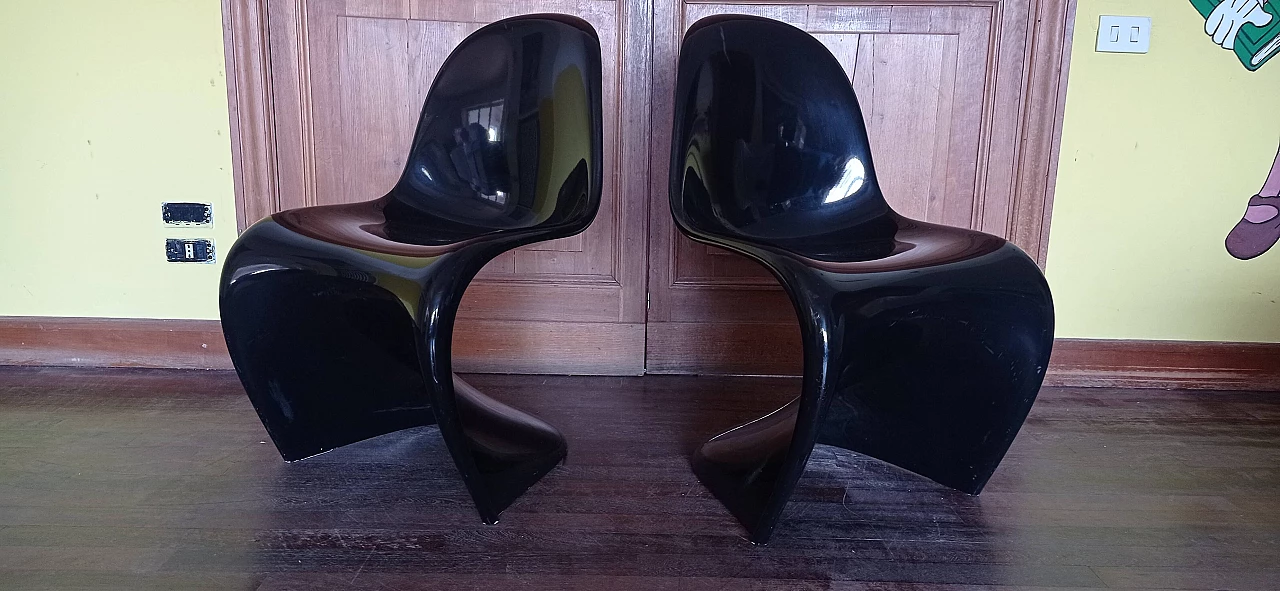 Coppia di sedie Verner Panton in schiuma poliuretanica lucida nera per Vitra, 2006 48