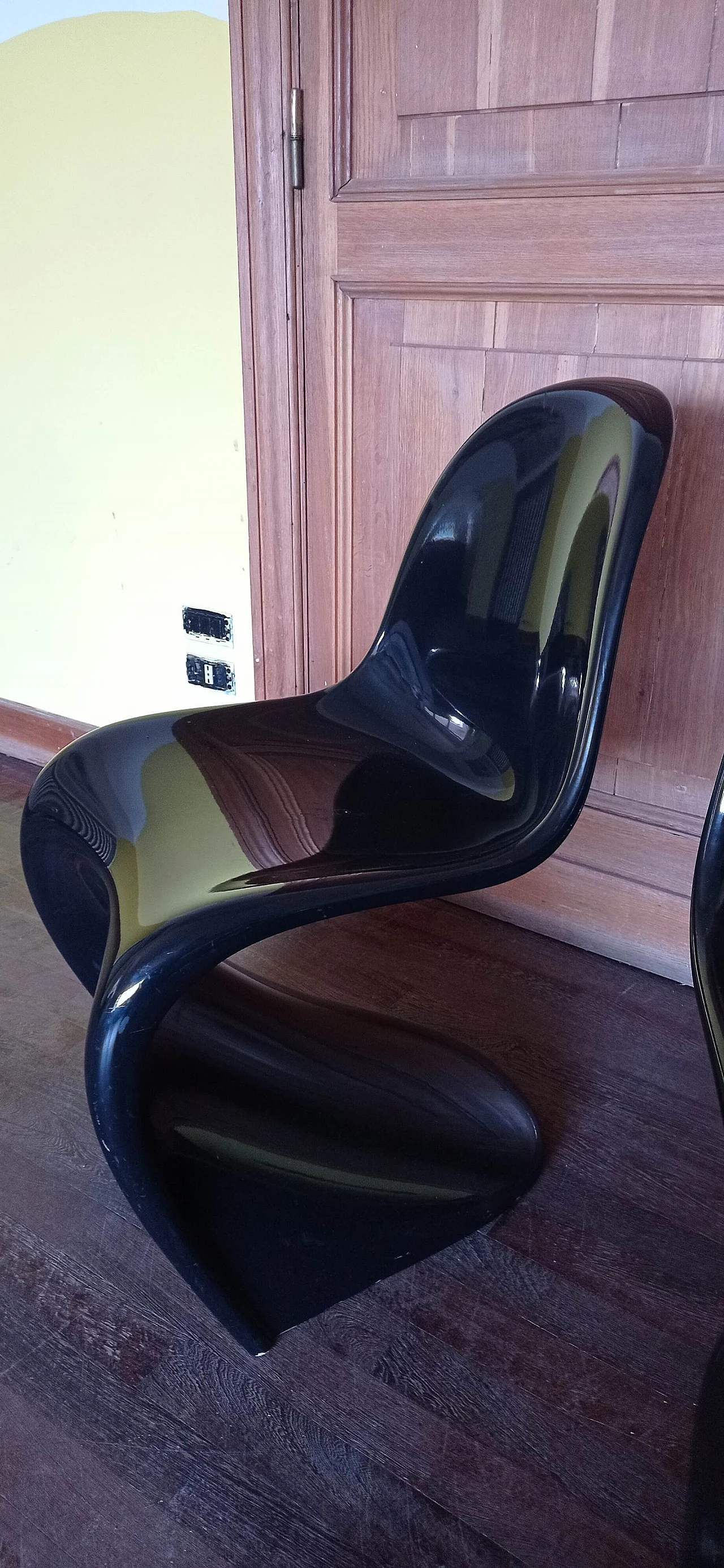 Coppia di sedie Verner Panton in schiuma poliuretanica lucida nera per Vitra, 2006 54