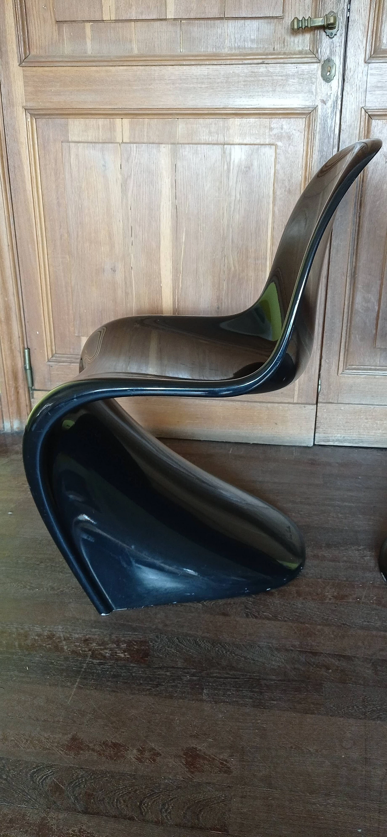 Coppia di sedie Verner Panton in schiuma poliuretanica lucida nera per Vitra, 2006 64
