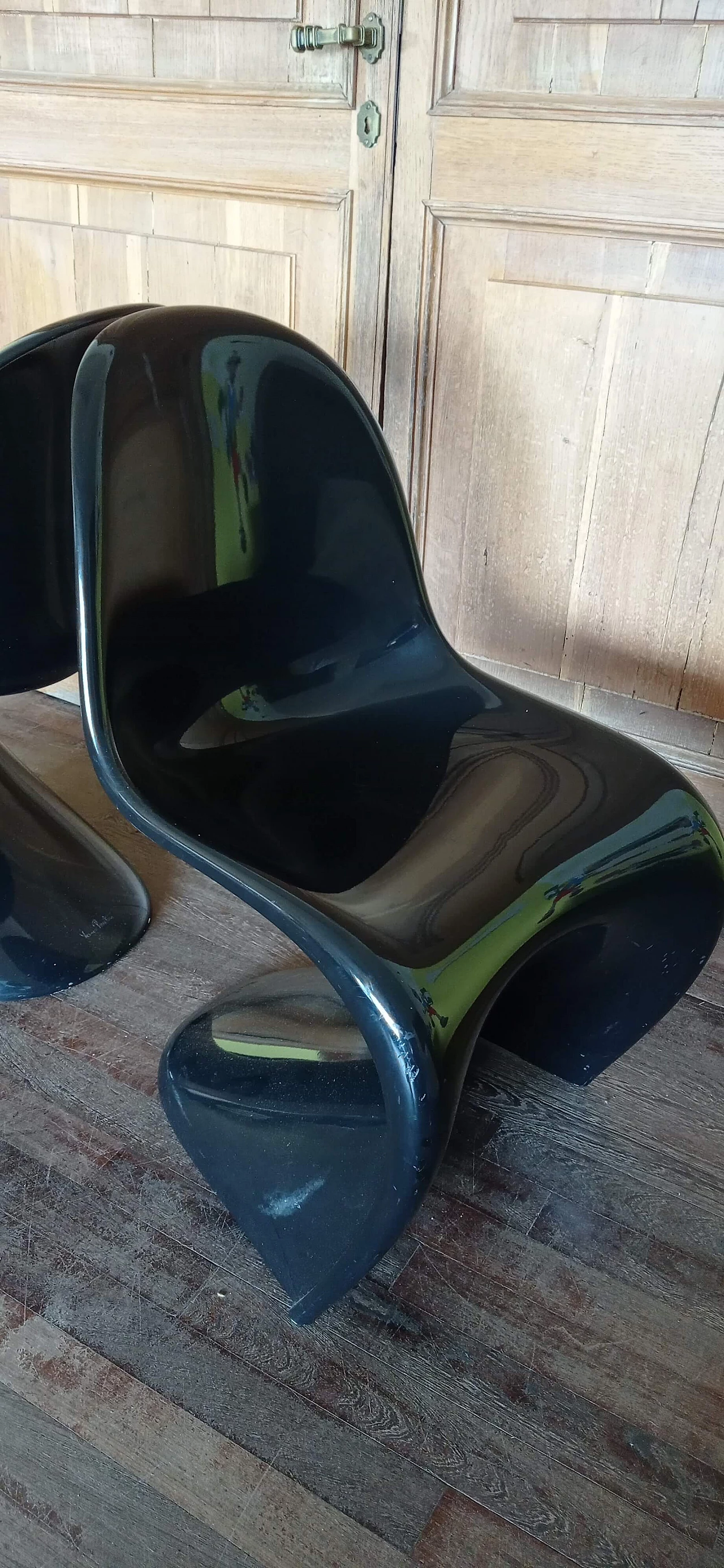 Coppia di sedie Verner Panton in schiuma poliuretanica lucida nera per Vitra, 2006 73