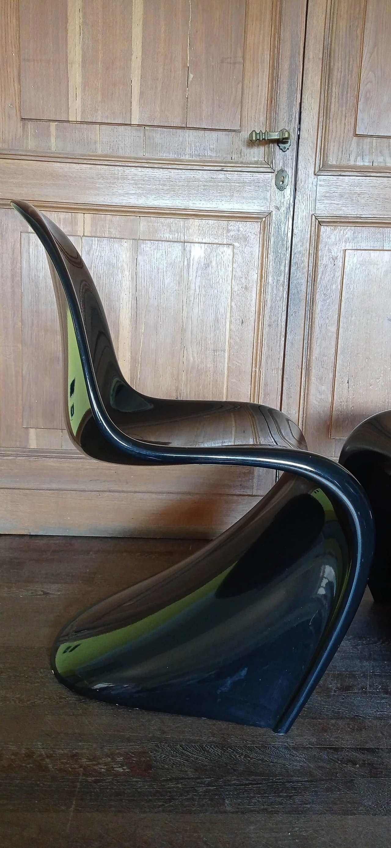 Coppia di sedie Verner Panton in schiuma poliuretanica lucida nera per Vitra, 2006 89