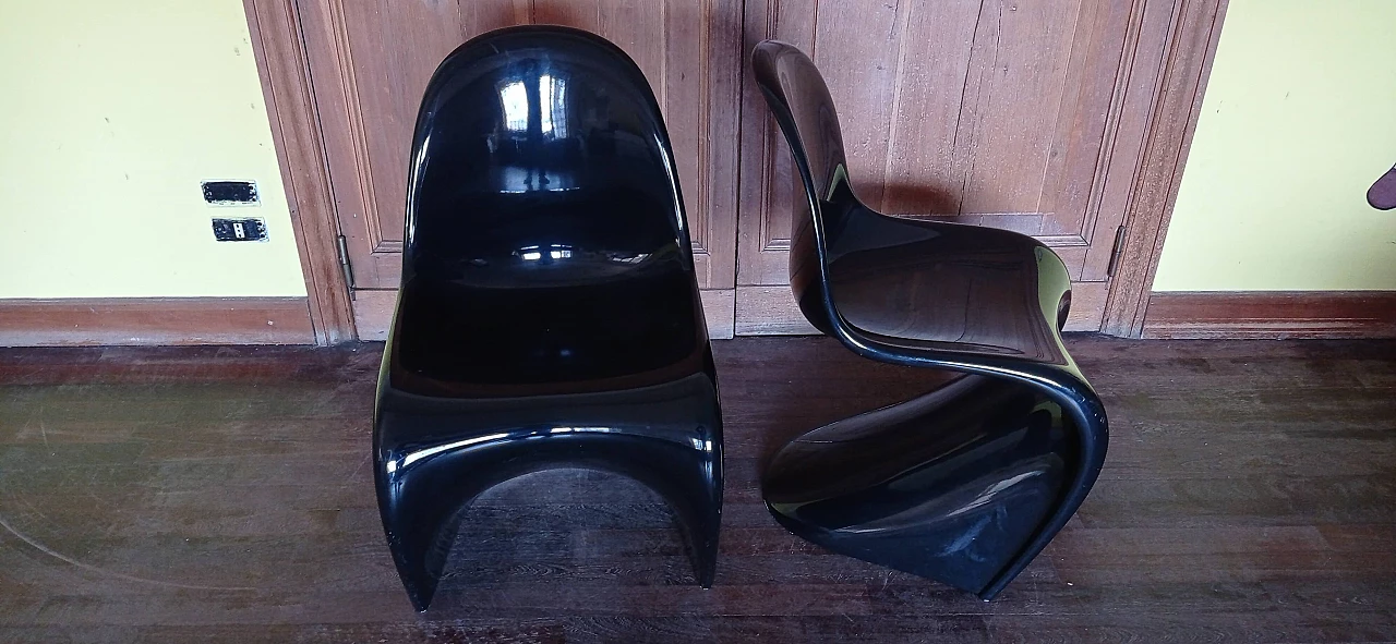 Coppia di sedie Verner Panton in schiuma poliuretanica lucida nera per Vitra, 2006 113