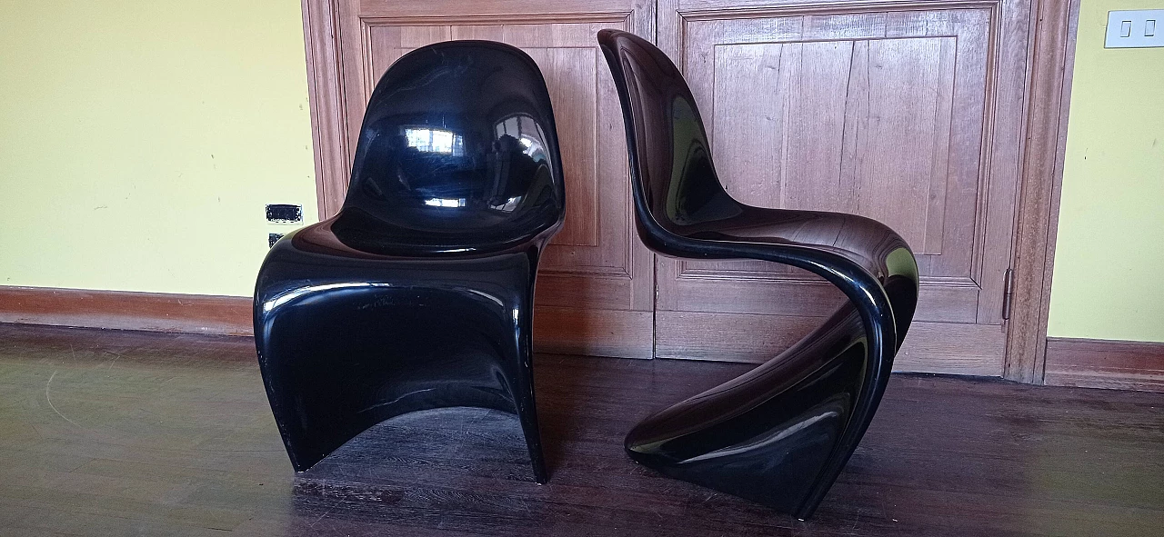 Coppia di sedie Verner Panton in schiuma poliuretanica lucida nera per Vitra, 2006 115