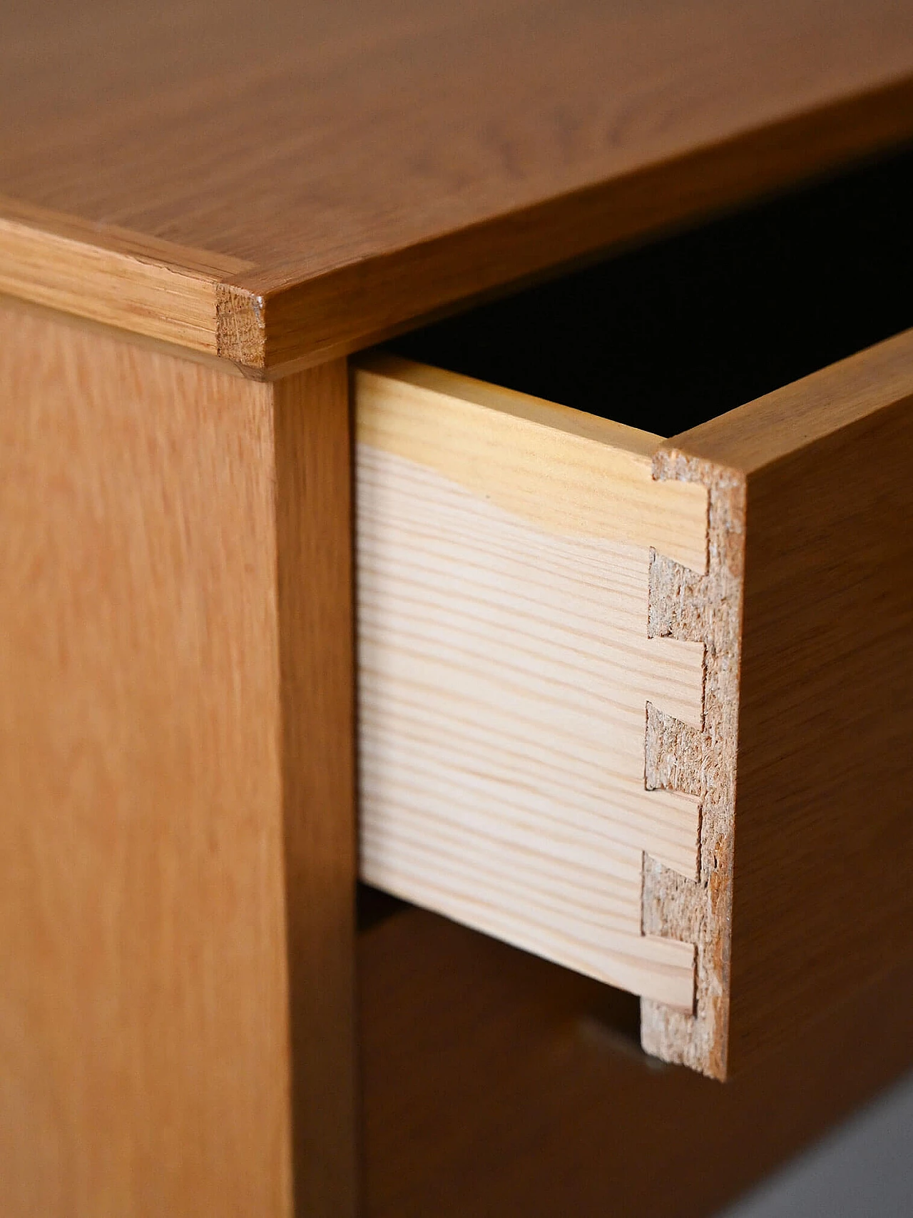 Scandinavian oak chest of drawers, 1960s 7