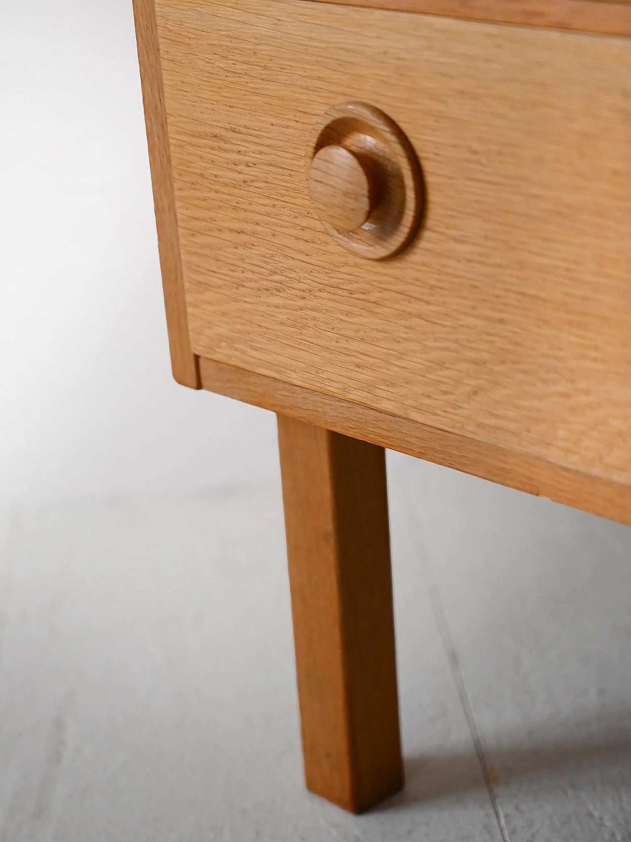 Oak chest of drawers with square legs, 1960s 9