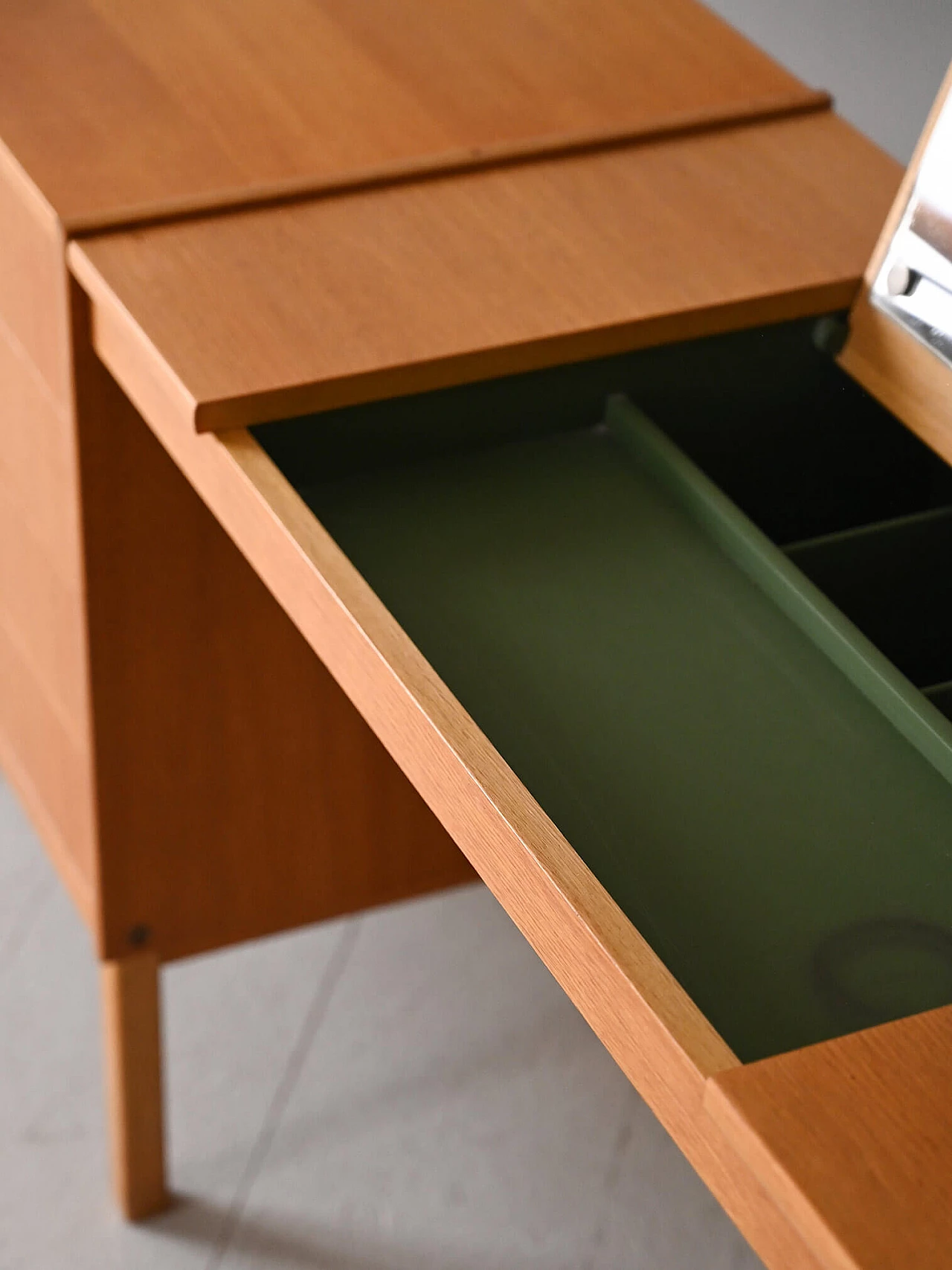 Oak desk with mirror by Bertil Fridhagen for Bodafors, 1960s 14