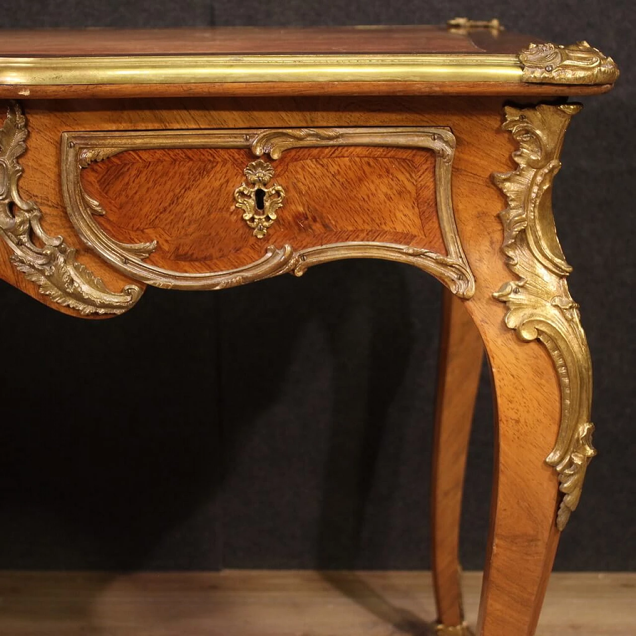 Louis XV style walnut veneered writing desk, early 20th century 11