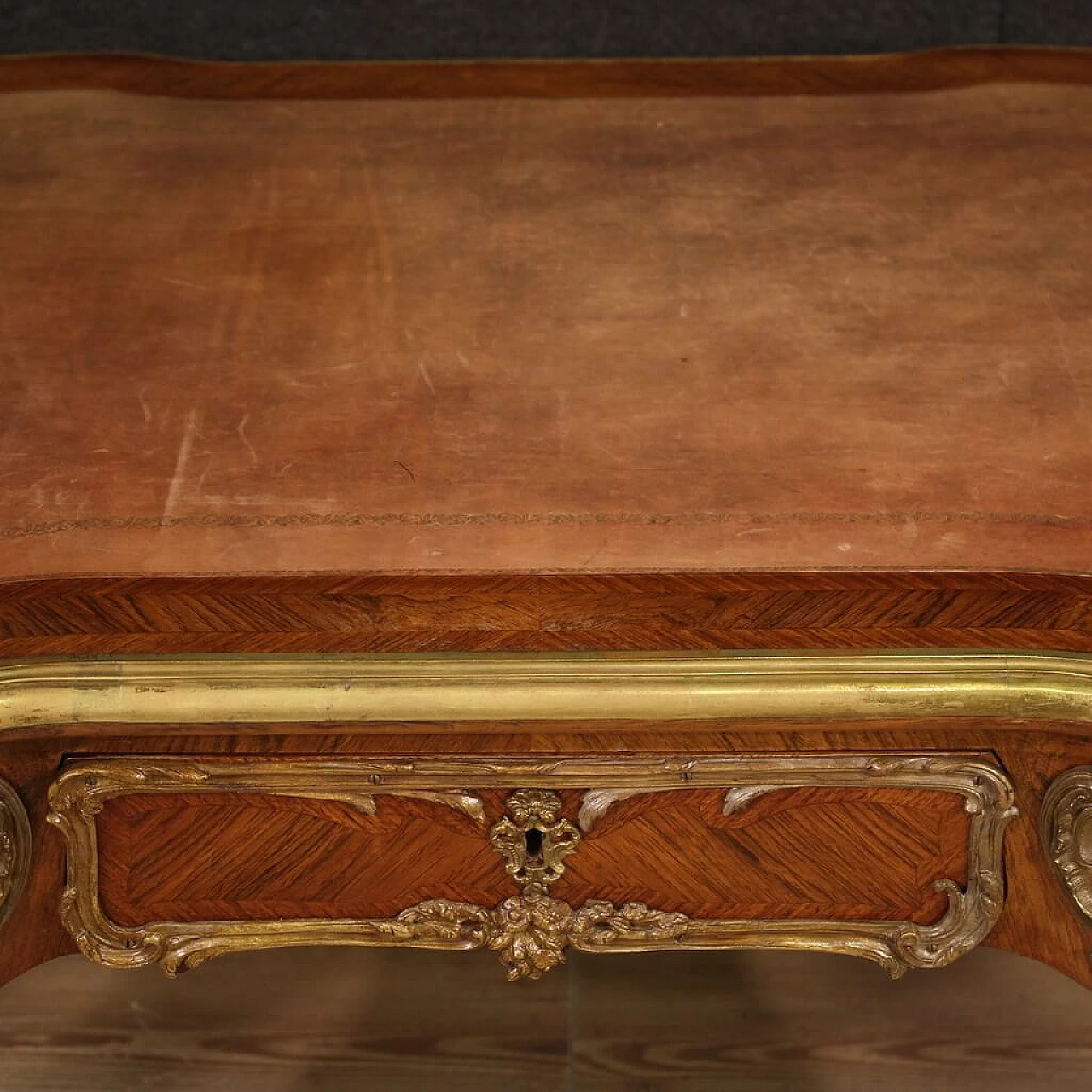 Louis XV style walnut veneered writing desk, early 20th century 12