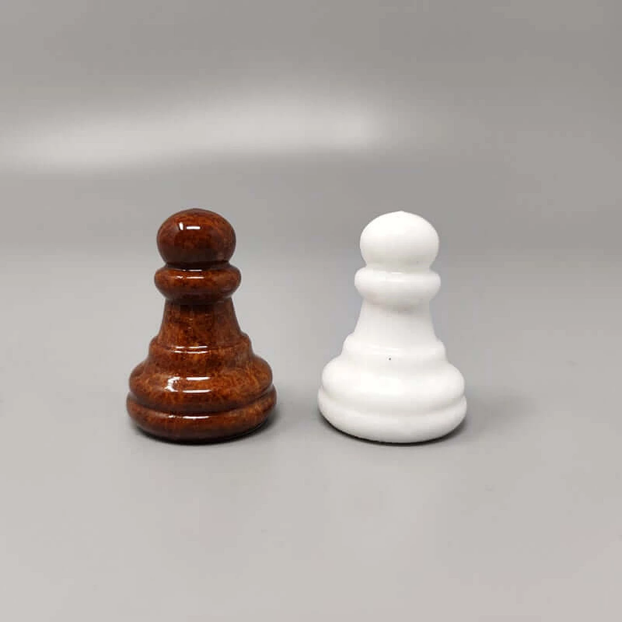 Scacchiera e scacchi in alabastro di Volterra marrone e bianco, anni '70 12