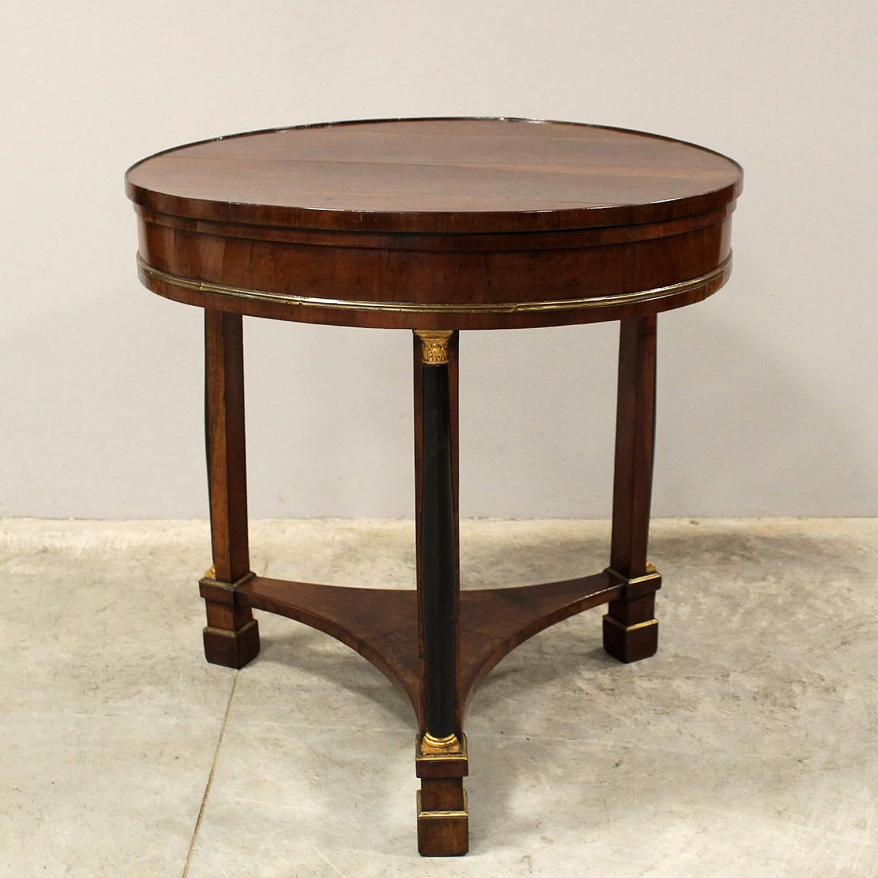 Empire coffee table in solid walnut and walnut veneer, early 19th century 1